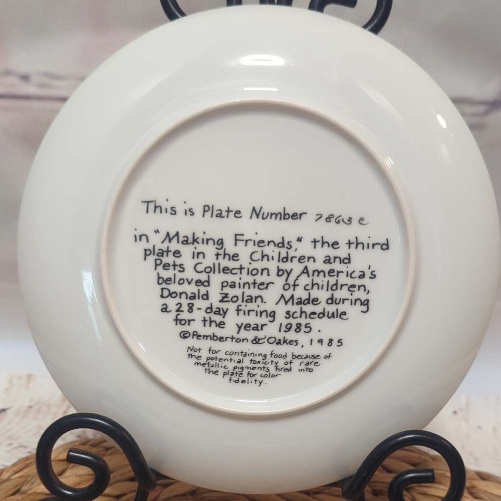 Pemberton And Oakes Numbered Edition Decorative Plate "Making Friends" - Picture 2 of 3